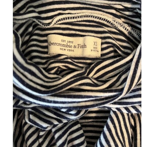 Abercrombie XS Turtleneck Top White Black Stripes Normcore Minimalist Basic - Picture 2 of 3
